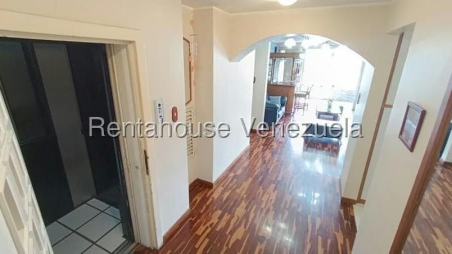 Apartamento en Venta en El Paraiso Caracas - 17