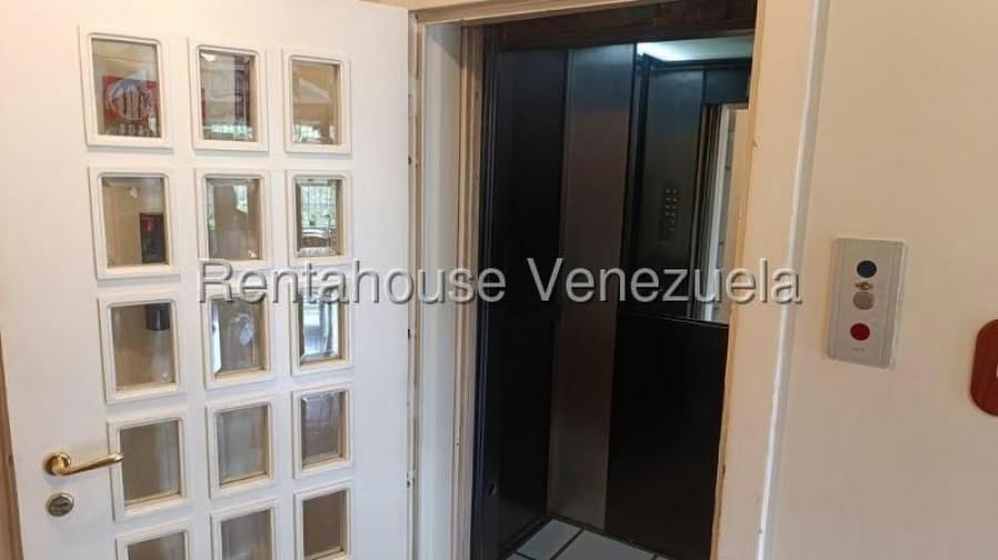 Apartamento en Venta en El Paraiso Caracas - 9