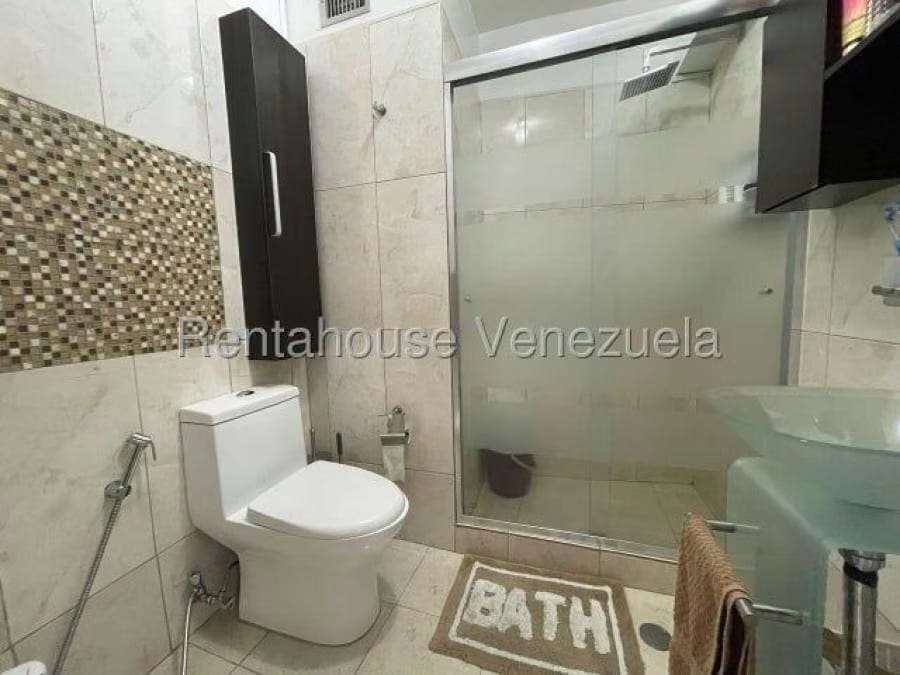 Apartamento en Venta en los dos caminos Caracas - 13