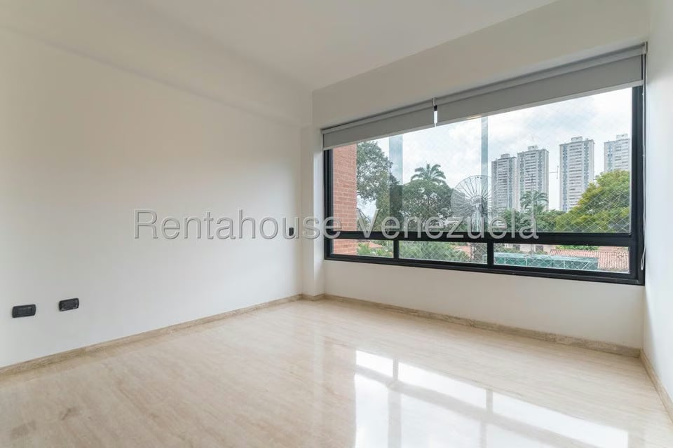 Apartamento (1 Nivel) en Alquiler en Los Chorros, Distrito Metropolitano - 21