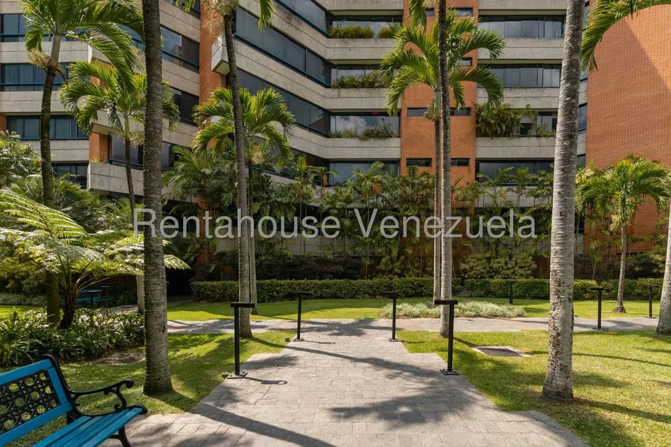 Apartamento (1 Nivel) en Alquiler en Los Chorros, Distrito Metropolitano - 26