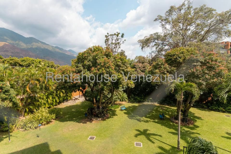 Apartamento (1 Nivel) en Alquiler en Los Chorros, Distrito Metropolitano - 4