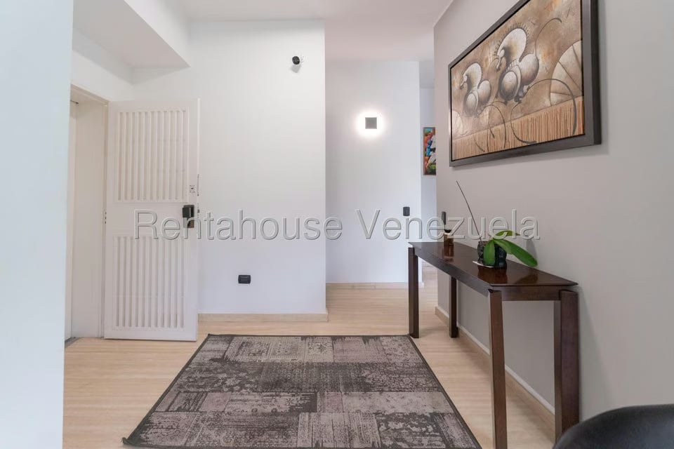 Apartamento (1 Nivel) en Alquiler en Los Chorros, Distrito Metropolitano - 7