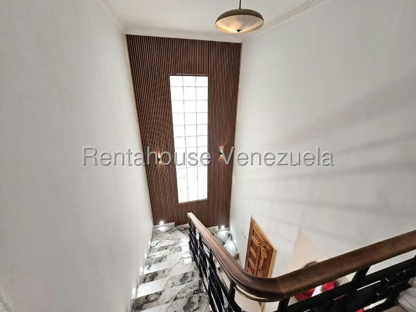 Casa (Multipes Niveles) en Venta en Vista Alegre, Distrito Metropolitano - 27