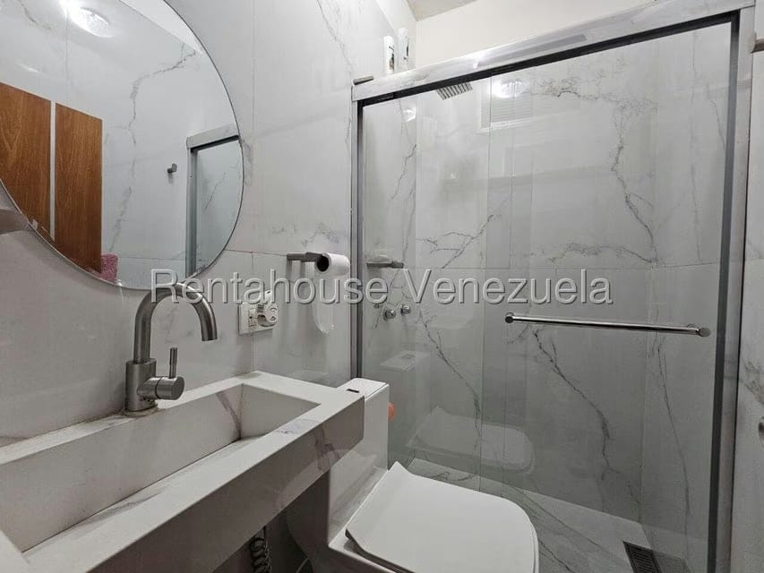 Casa (Multipes Niveles) en Venta en Vista Alegre, Distrito Metropolitano - 35