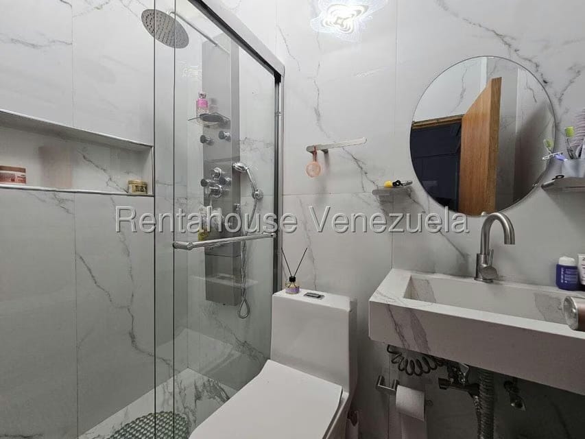 Casa (Multipes Niveles) en Venta en Vista Alegre, Distrito Metropolitano - 36