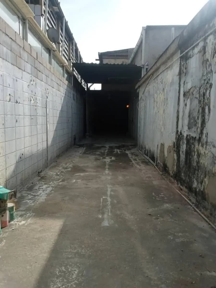 Galpon en Venta en Lechería - 7