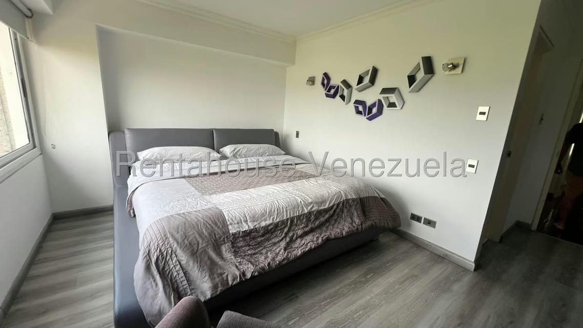 Apartamento (1 Nivel) en Venta en Lomas de Prados del Este, Distrito Metropolitano - 13