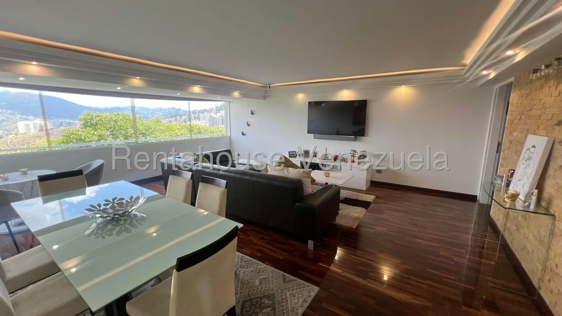 Apartamento (1 Nivel) en Venta en Lomas de Prados del Este, Distrito Metropolitano - 4