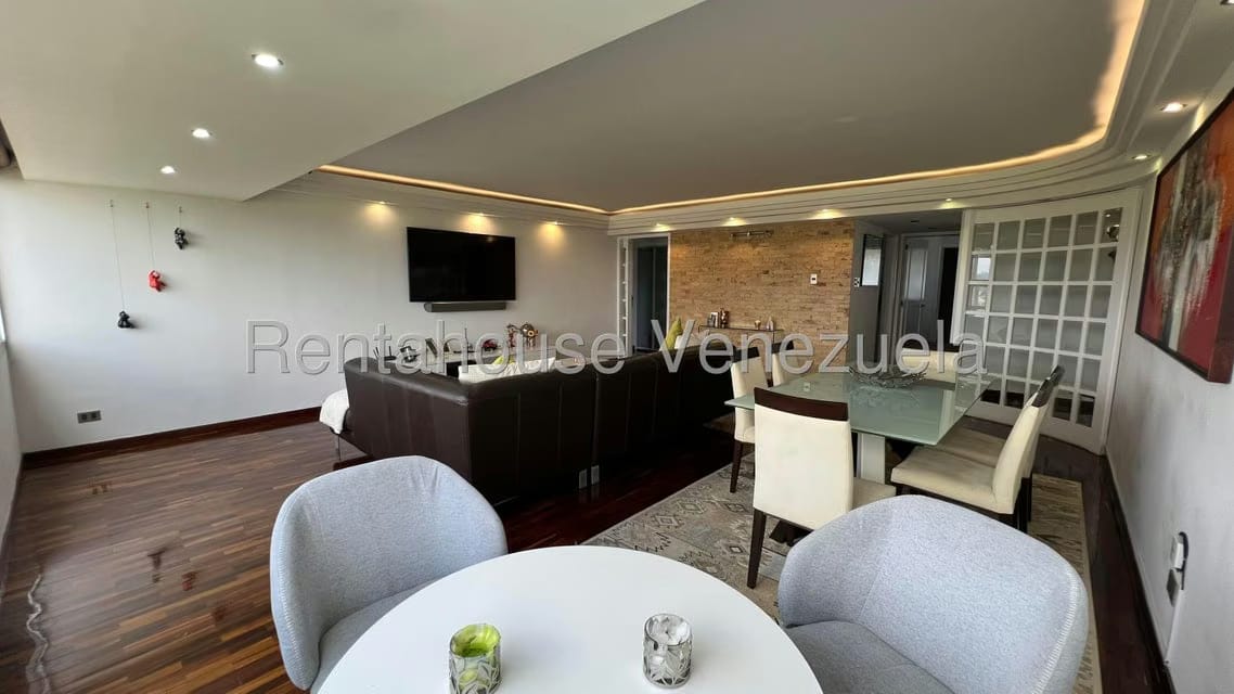Apartamento (1 Nivel) en Venta en Lomas de Prados del Este, Distrito Metropolitano - 6