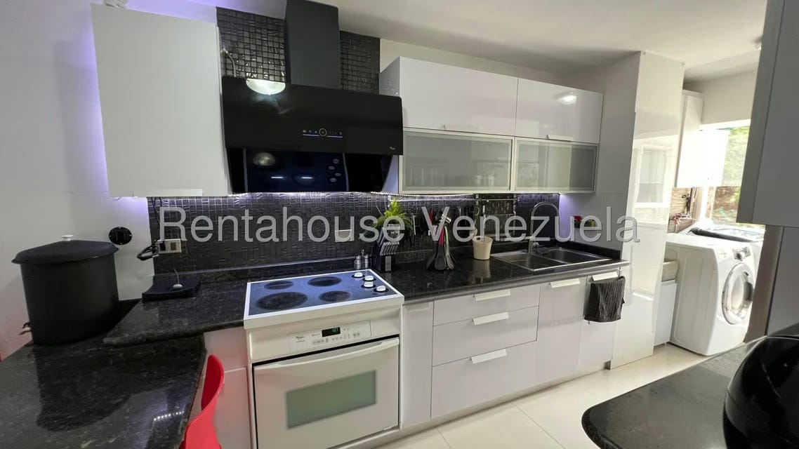 Apartamento (1 Nivel) en Venta en Lomas de Prados del Este, Distrito Metropolitano - 8