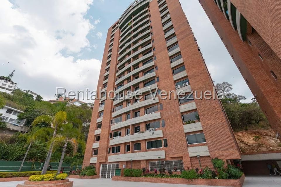 Apartamento (1 Nivel) en Venta en Colinas de Los Chaguaramos, Distrito Metropolitano - 2