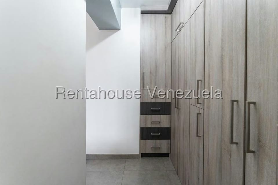 Apartamento (1 Nivel) en Venta en Colinas de Los Chaguaramos, Distrito Metropolitano - 18