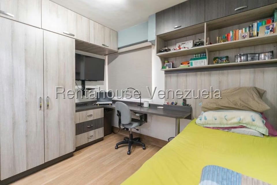 Apartamento (1 Nivel) en Venta en Colinas de Los Chaguaramos, Distrito Metropolitano - 23