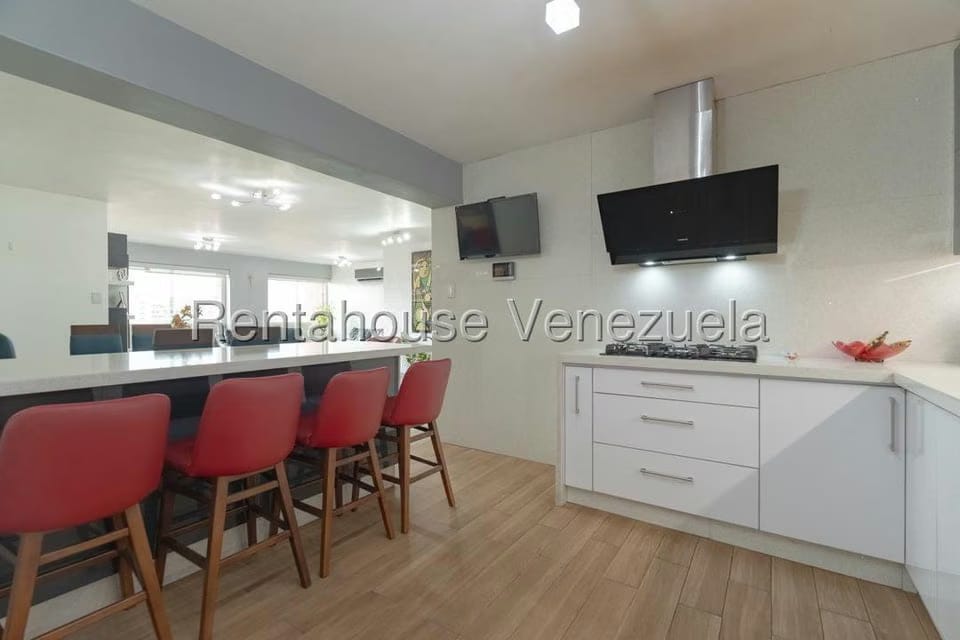 Apartamento (1 Nivel) en Venta en Colinas de Los Chaguaramos, Distrito Metropolitano - 24
