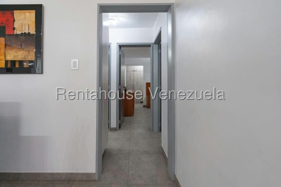 Apartamento (1 Nivel) en Venta en Colinas de Los Chaguaramos, Distrito Metropolitano - 28