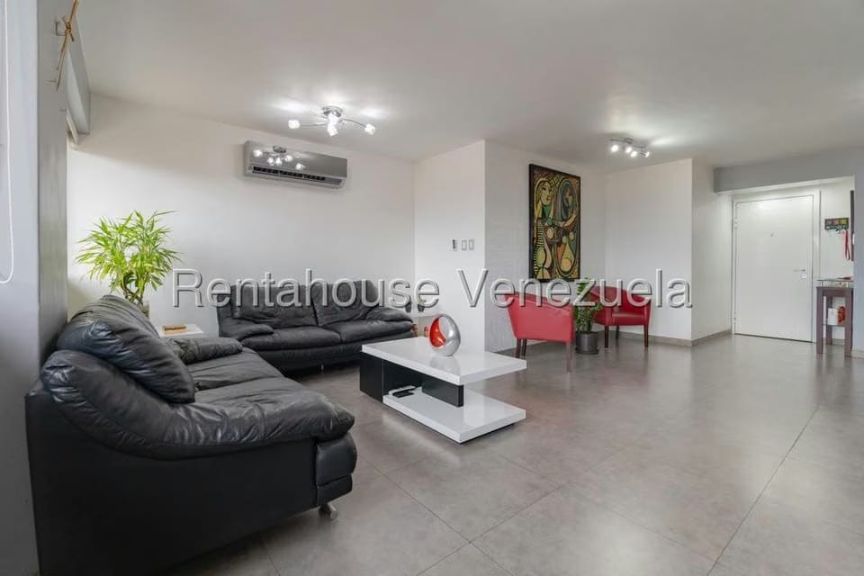 Apartamento (1 Nivel) en Venta en Colinas de Los Chaguaramos, Distrito Metropolitano - 31