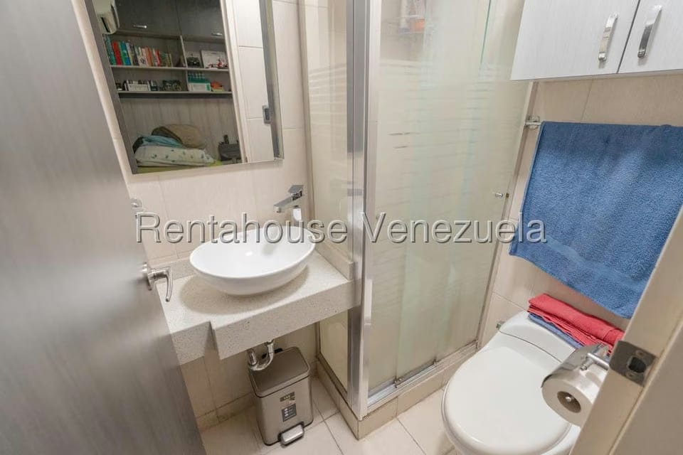 Apartamento (1 Nivel) en Venta en Colinas de Los Chaguaramos, Distrito Metropolitano - 36