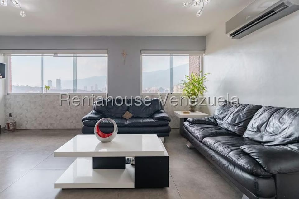 Apartamento (1 Nivel) en Venta en Colinas de Los Chaguaramos, Distrito Metropolitano - 9
