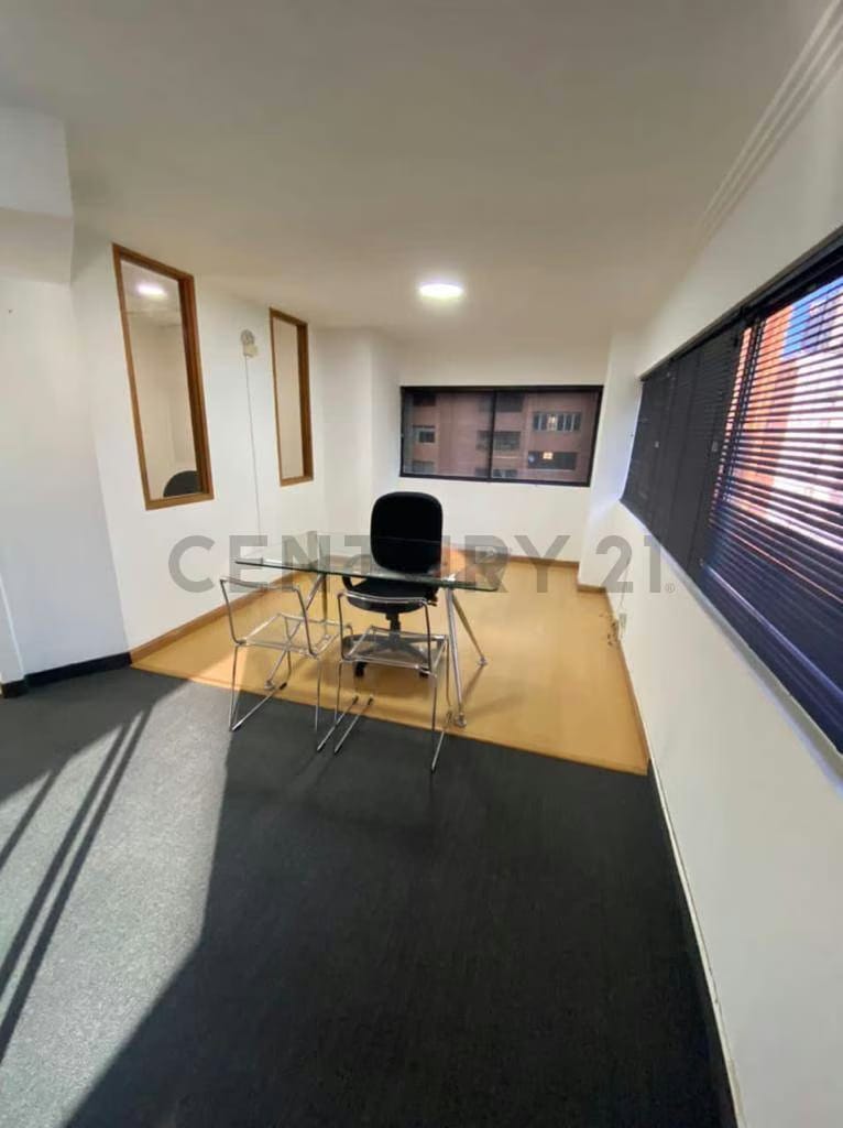 Oficina en arrendamiento en el Unicentro Virginia