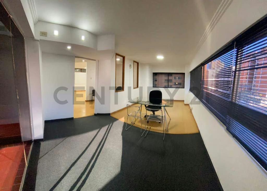 Oficina en arrendamiento en el Unicentro Virginia - 2