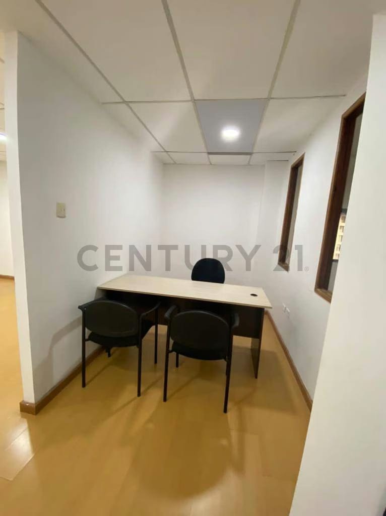 Oficina en arrendamiento en el Unicentro Virginia - 4