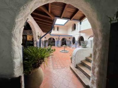 Prados del Este Envidiable Casa en Venta, amplio y precioso Jardín Calle Cerrada - 6