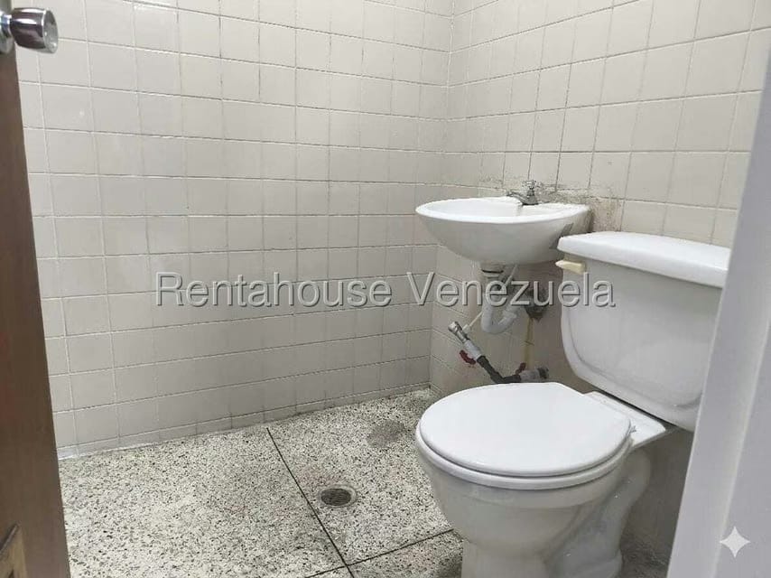Comercial (Local Comercial) en Alquiler en Dr Portillo, Zulia - 12