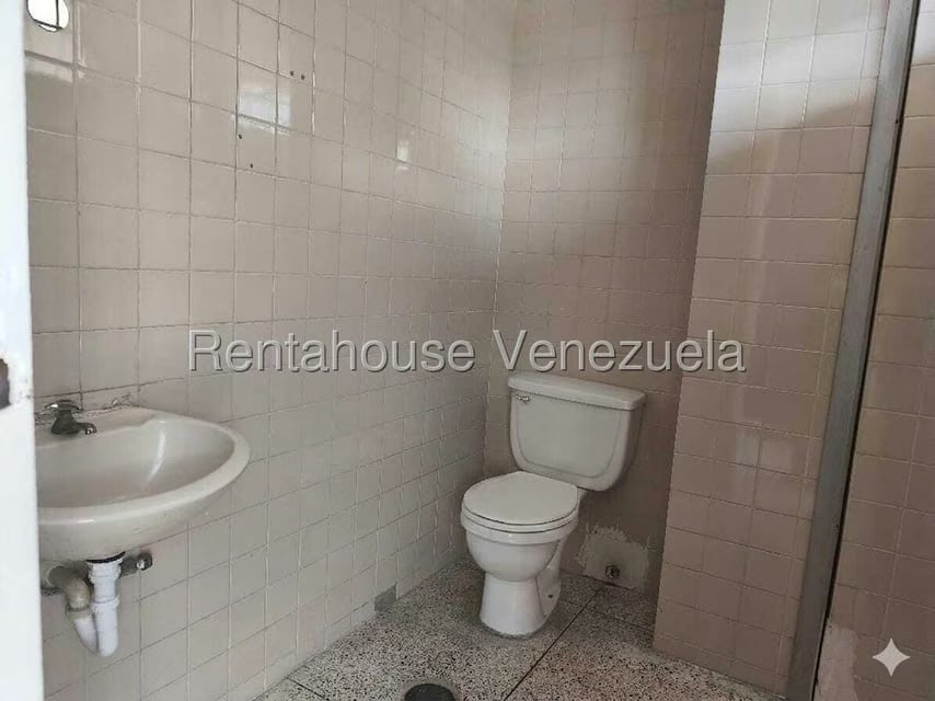 Comercial (Local Comercial) en Alquiler en Dr Portillo, Zulia - 21