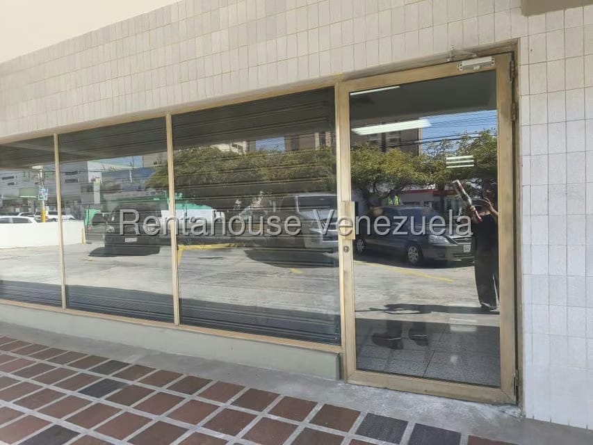 Comercial (Local Comercial) en Alquiler en Dr Portillo, Zulia - 4