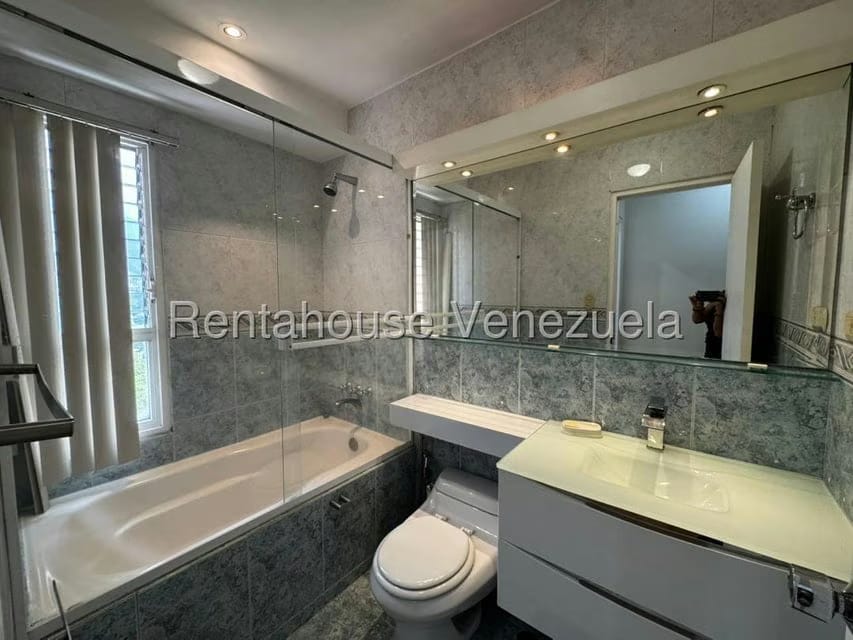 Apartamento (1 Nivel) en Alquiler en La Castellana, Distrito Metropolitano - 12
