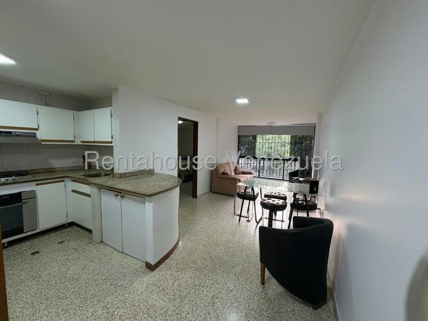 Apartamento (1 Nivel) en Alquiler en Los Chorros, Distrito Metropolitano - 4