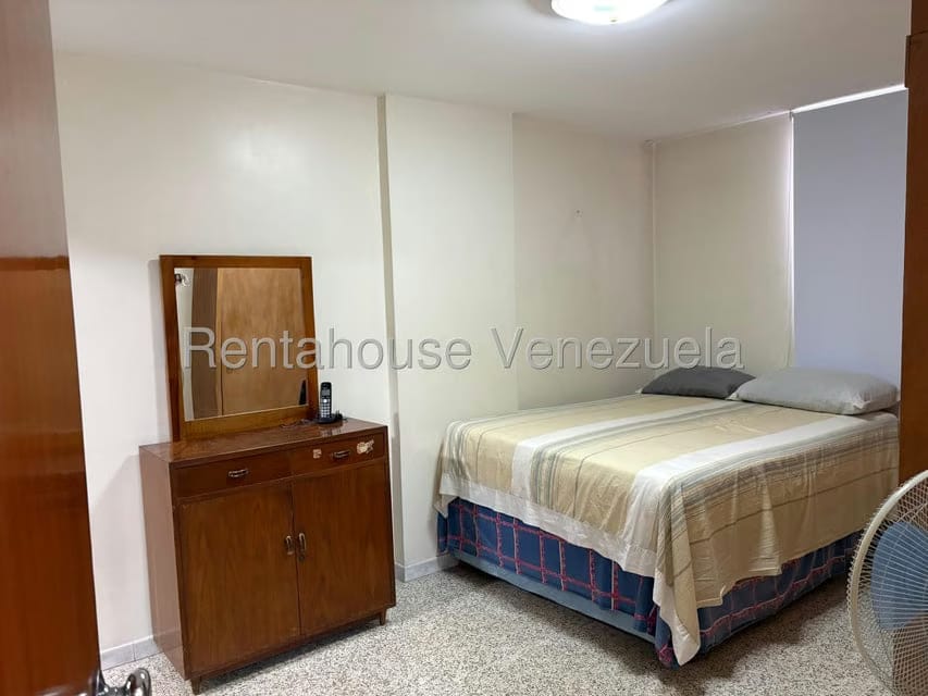 Apartamento (1 Nivel) en Alquiler en Los Chorros, Distrito Metropolitano - 5
