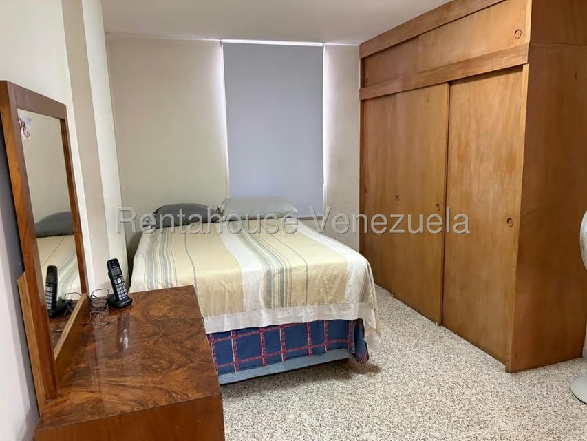 Apartamento (1 Nivel) en Alquiler en Los Chorros, Distrito Metropolitano - 6