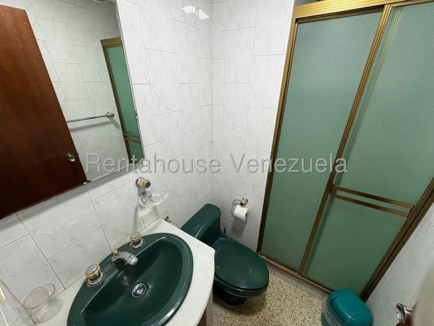 Apartamento (1 Nivel) en Alquiler en Los Chorros, Distrito Metropolitano - 7