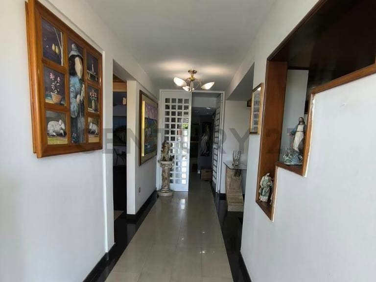 Hermosa casa en venta en la Urbanización Los Libertadores Barquisimeto - 2