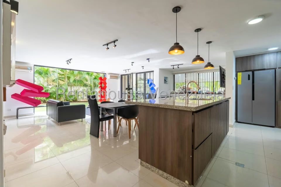 Apartamento (1 Nivel) en Alquiler en Colinas de Valle Arriba, Distrito Metropolitano - 16