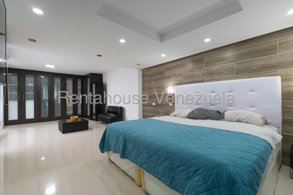 Apartamento (1 Nivel) en Alquiler en Colinas de Valle Arriba, Distrito Metropolitano - 21