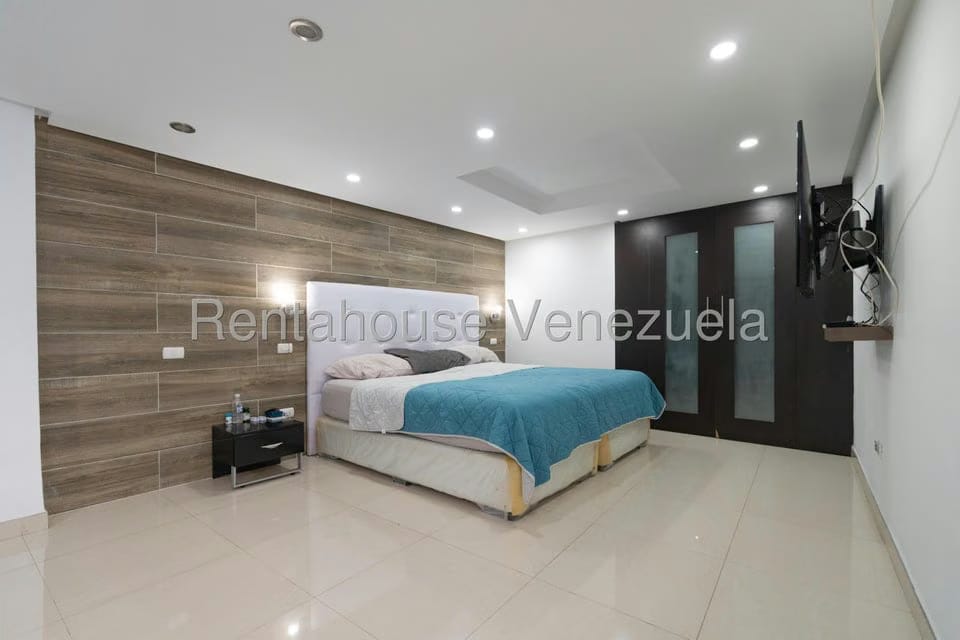 Apartamento (1 Nivel) en Alquiler en Colinas de Valle Arriba, Distrito Metropolitano - 22