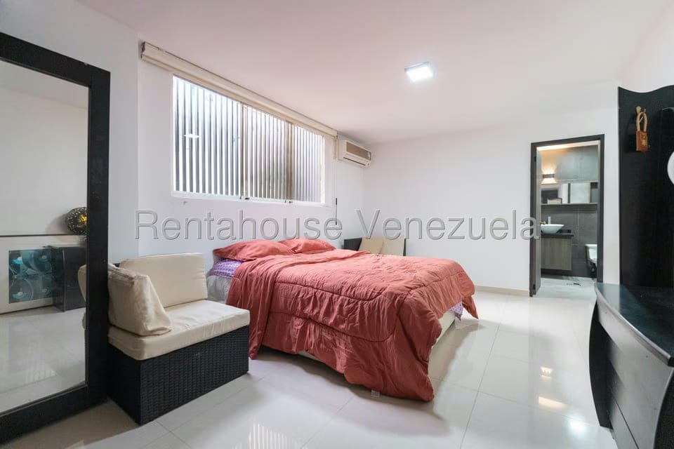Apartamento (1 Nivel) en Alquiler en Colinas de Valle Arriba, Distrito Metropolitano - 29