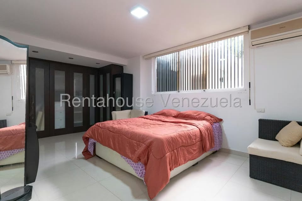 Apartamento (1 Nivel) en Alquiler en Colinas de Valle Arriba, Distrito Metropolitano - 30