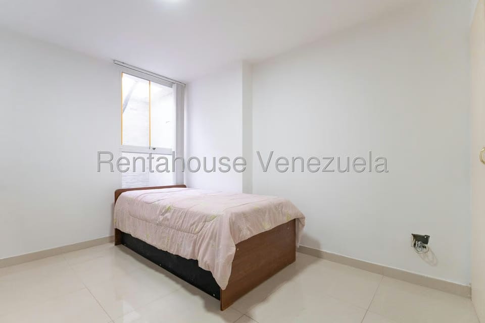 Apartamento (1 Nivel) en Alquiler en Colinas de Valle Arriba, Distrito Metropolitano - 33