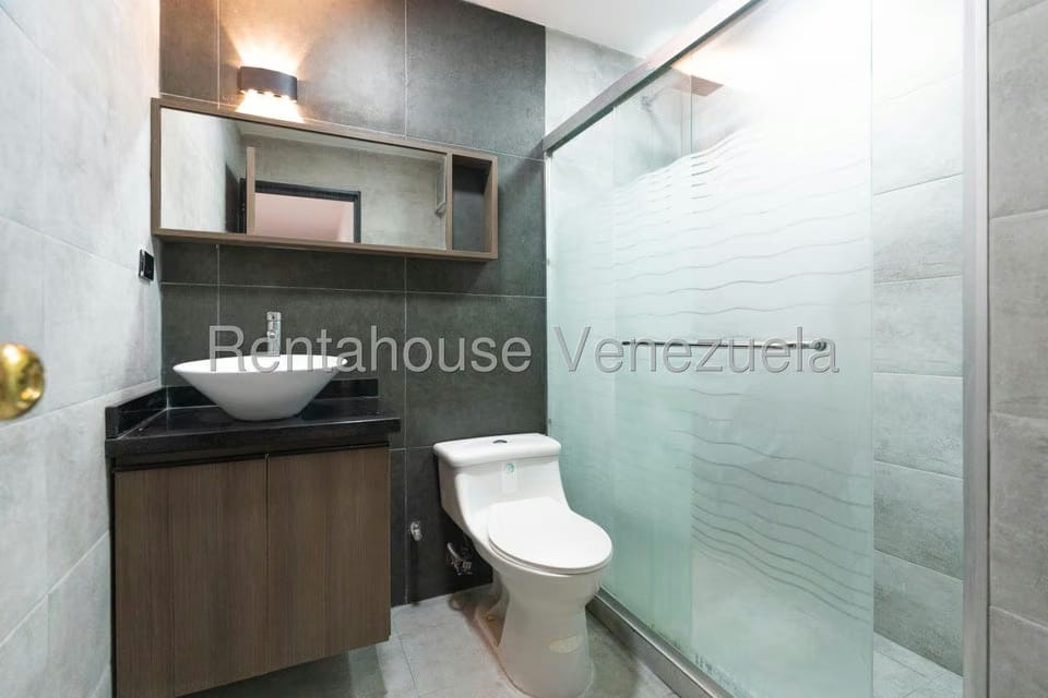Apartamento (1 Nivel) en Alquiler en Colinas de Valle Arriba, Distrito Metropolitano - 34