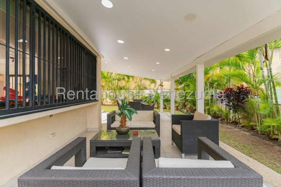 Apartamento (1 Nivel) en Alquiler en Colinas de Valle Arriba, Distrito Metropolitano - 36