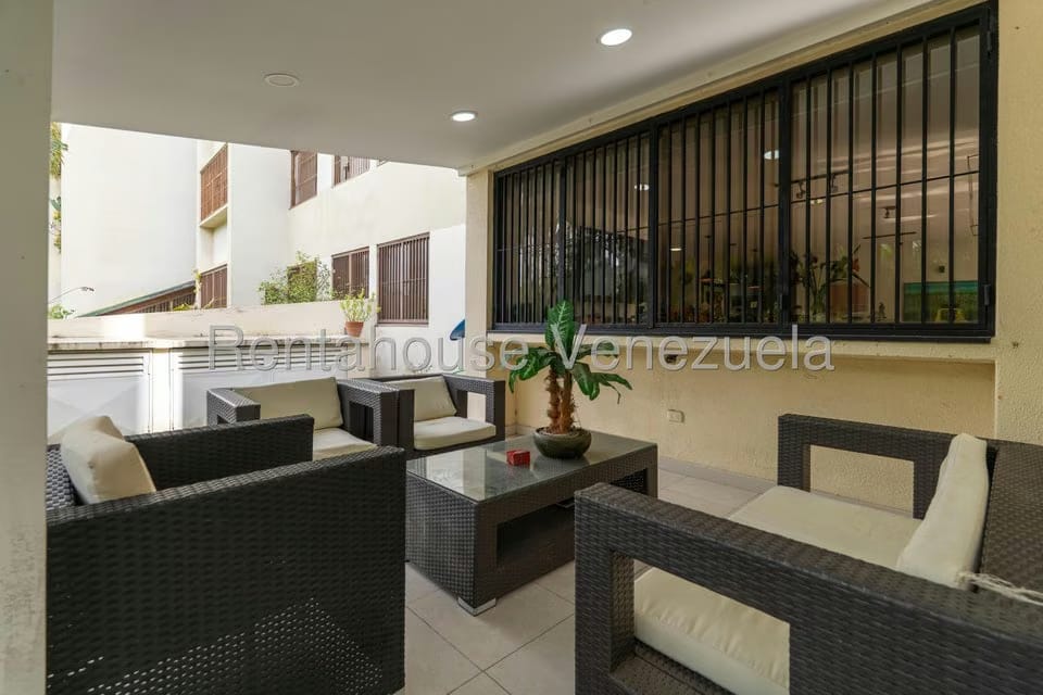 Apartamento (1 Nivel) en Alquiler en Colinas de Valle Arriba, Distrito Metropolitano - 38