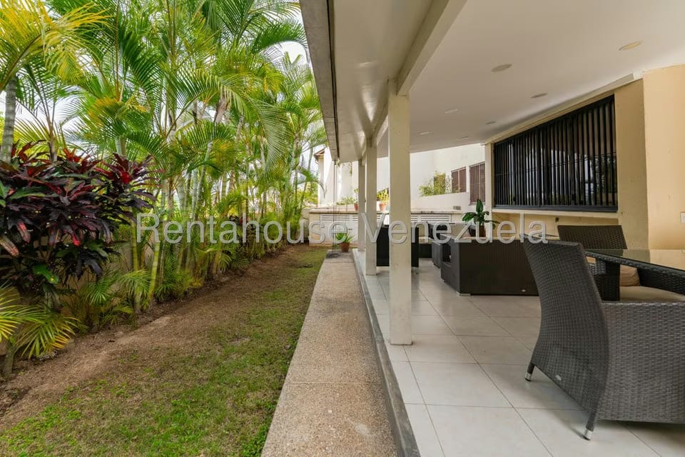 Apartamento (1 Nivel) en Alquiler en Colinas de Valle Arriba, Distrito Metropolitano - 42