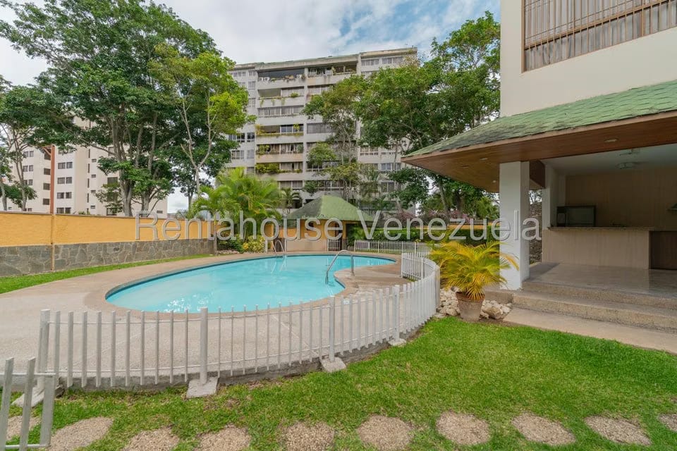 Apartamento (1 Nivel) en Alquiler en Colinas de Valle Arriba, Distrito Metropolitano - 49