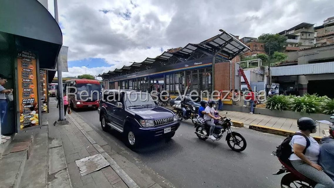 Comercial (Local Comercial) en Alquiler en Los Rosales, Distrito Metropolitano - 8