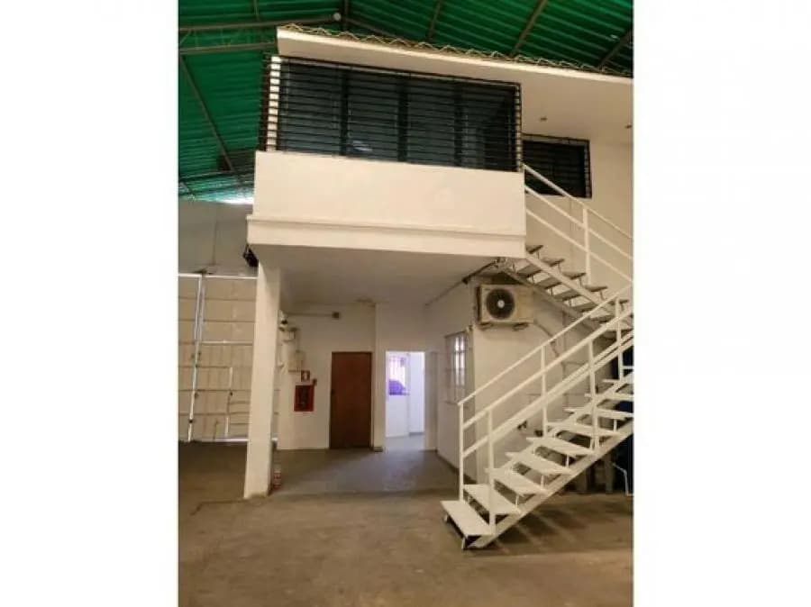 Galpon en Venta en Valencia - 18