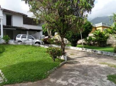 Terreno en venta en Los Chorros, con un área aproximada de 3.240m2 AH - 3